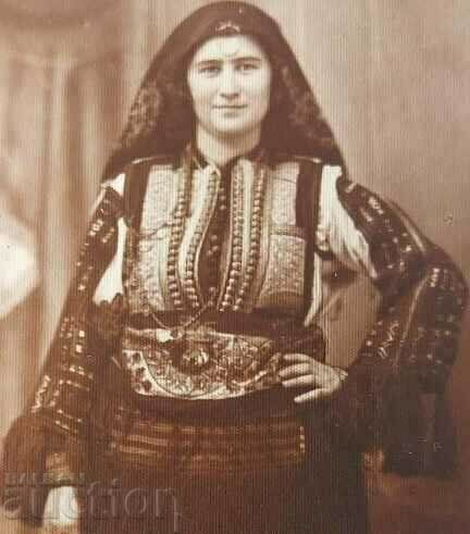 Δημοπρασία ΓΥΝΑΙΚΑ ΦΟΡΕΣ ΠΑΛΙΑ ΦΩΤΟΦΩΤΟΓΡΑΦΙΑ Δημοπρασία ΓΥΝΑΙΚΑ ΦΟΡΕΣ ΠΑΛΙΑ ΦΩΤΟΦΩΤΟΓΡΑΦΙΑ