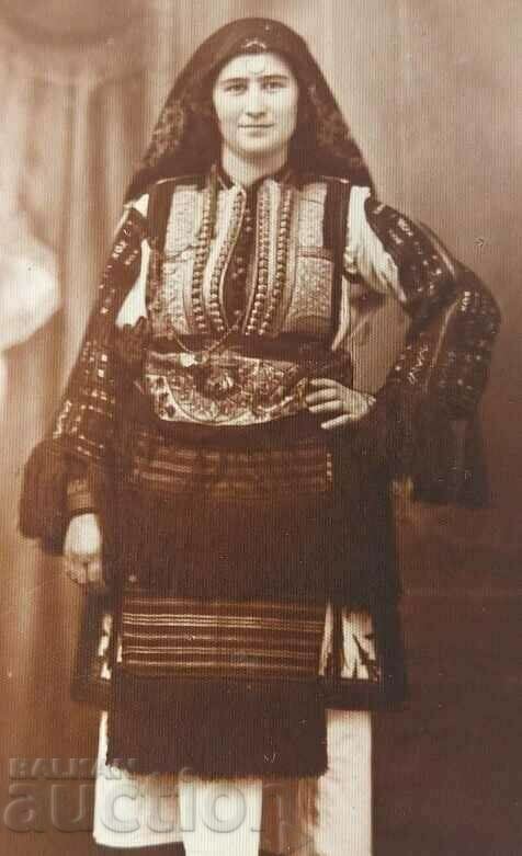 Παράδοση ΓΥΝΑΙΚΑ ΦΟΡΕΣ ΠΑΛΙΑ ΦΩΤΟΦΩΤΟΓΡΑΦΙΑ Παράδοση ΓΥΝΑΙΚΑ ΦΟΡΕΣ ΠΑΛΙΑ ΦΩΤΟΦΩΤΟΓΡΑΦΙΑ