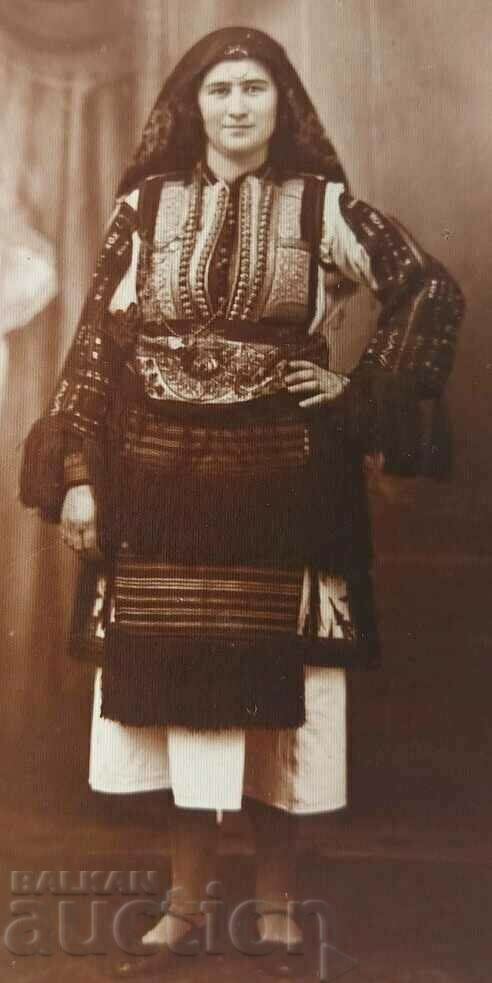 ΓΥΝΑΙΚΑ ΦΟΡΕΣ ΠΑΛΙΑ ΦΩΤΟΦΩΤΟΓΡΑΦΙΑ - 5 ΓΥΝΑΙΚΑ ΦΟΡΕΣ ΠΑΛΙΑ ΦΩΤΟΦΩΤΟΓΡΑΦΙΑ - 5