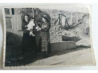 1940 KARNOBAT FOUNTAIN WEARING LIQUOR OLD PHOTO PHOTOGRAPH