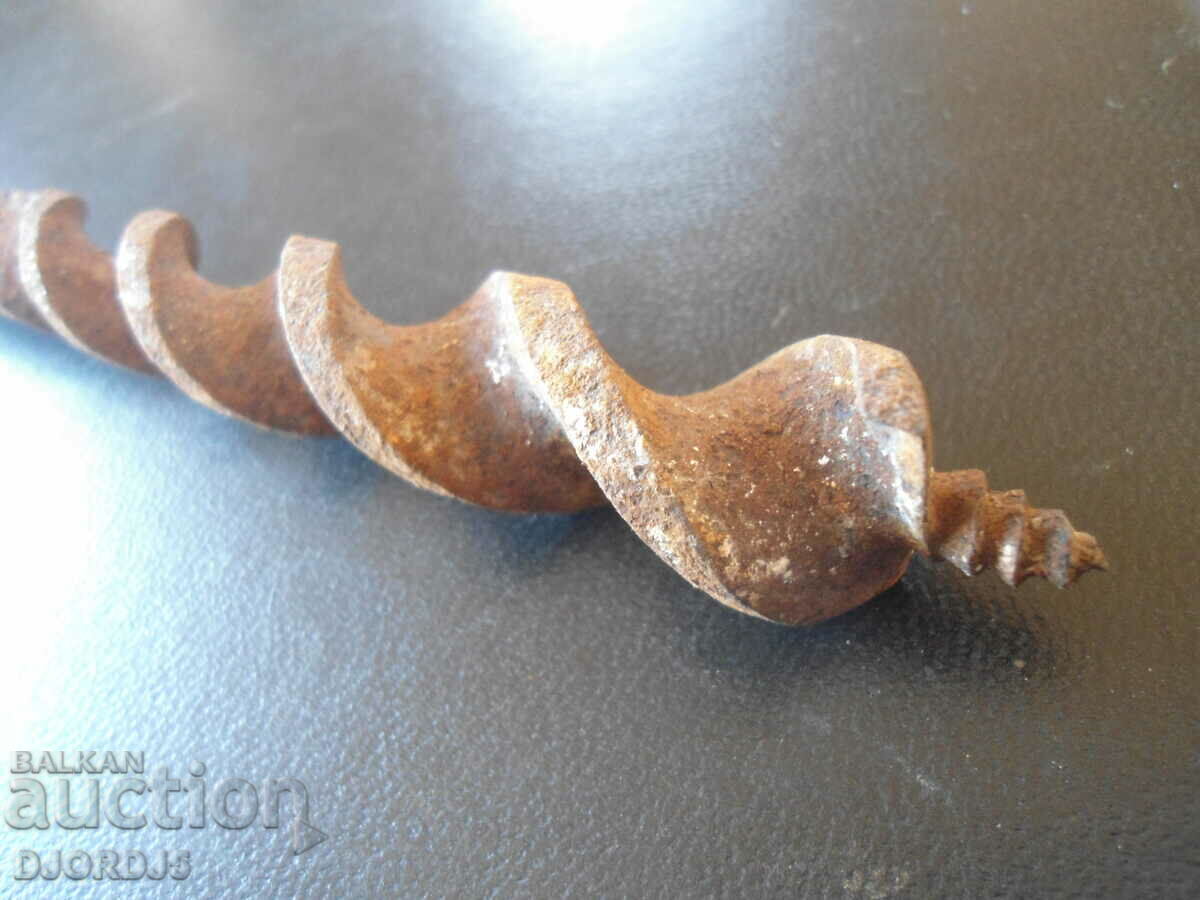 Old drill, chipping with price 3.00 BGN | € 1.53