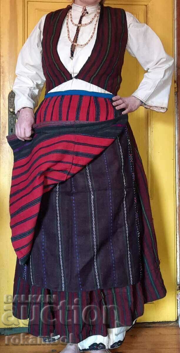 Livrarea Costum autentic pentru femeie Provadian