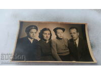 Снимка Пловдив Мъж жена и две момчета 1955