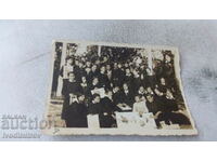 Снимка Кюстендилъ Ученици с плакати в Градската градина 1935