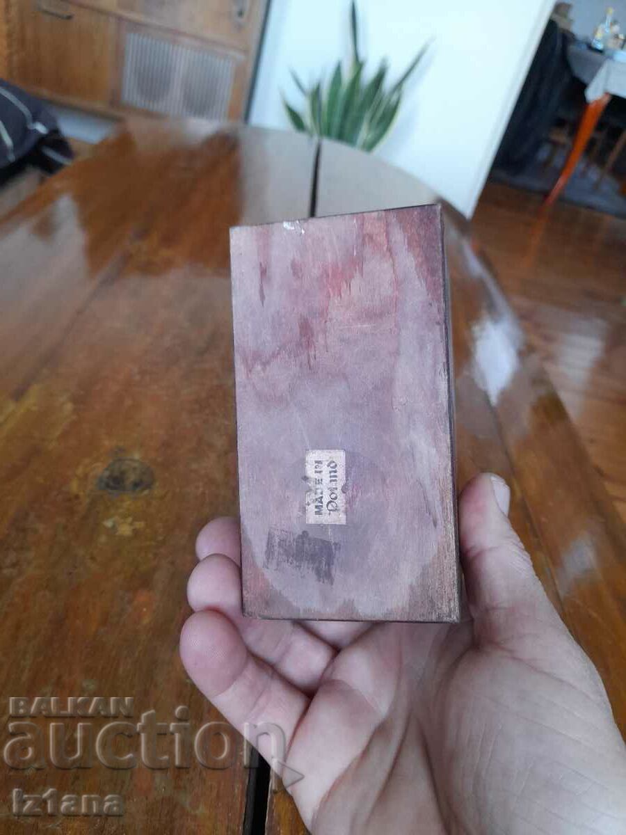Auction Old wooden box Auction Old wooden box