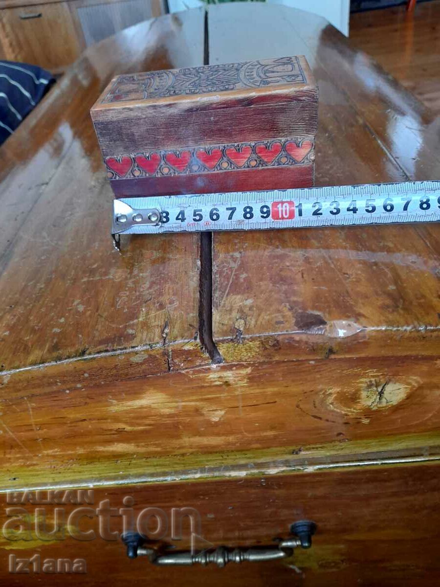 Old wooden box - 5 Old wooden box - 5