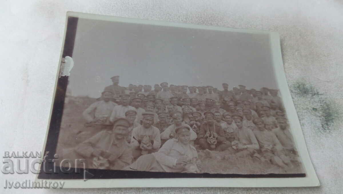 Φωτογραφία Αξιωματικοί και στρατιώτες του 53ου Συντάγματος Πεζικού στο μέτωπο του PSV