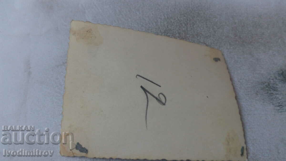 Φωτογραφία Νεαρά κορίτσια στο δρόμο με τιμή 0.85 BGN | € 0.43