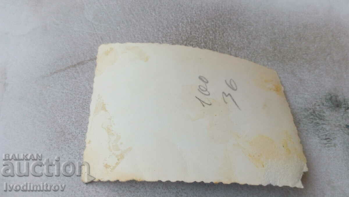 Foto Trei băieți într-o tabără de munte cu preț 0.65 BGN | € 0.33 Foto Trei băieți într-o tabără de munte cu preț 0.65 BGN | € 0.33