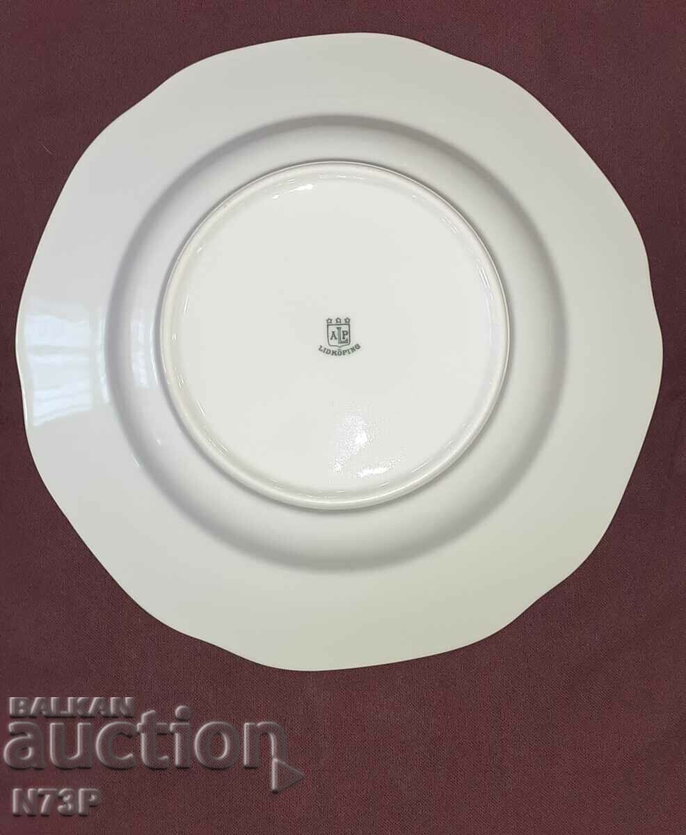 Auction OLD PORCELAIN PLATE. COLLECTION. ..ALP.. Auction OLD PORCELAIN PLATE. COLLECTION. ..ALP..