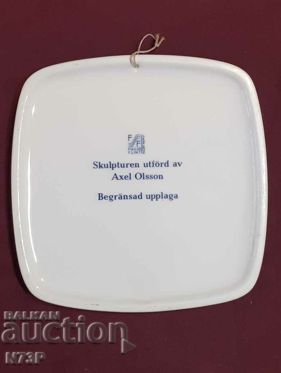 Auction PORCELAIN PANEL. COLLECTION. MADE IN NORWAY. Auction PORCELAIN PANEL. COLLECTION. MADE IN NORWAY.