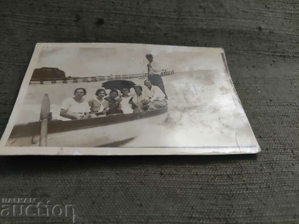 В лодката на  море 1925