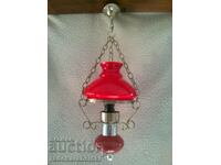 Frumos candelabru cu abajur de sticlă roșu