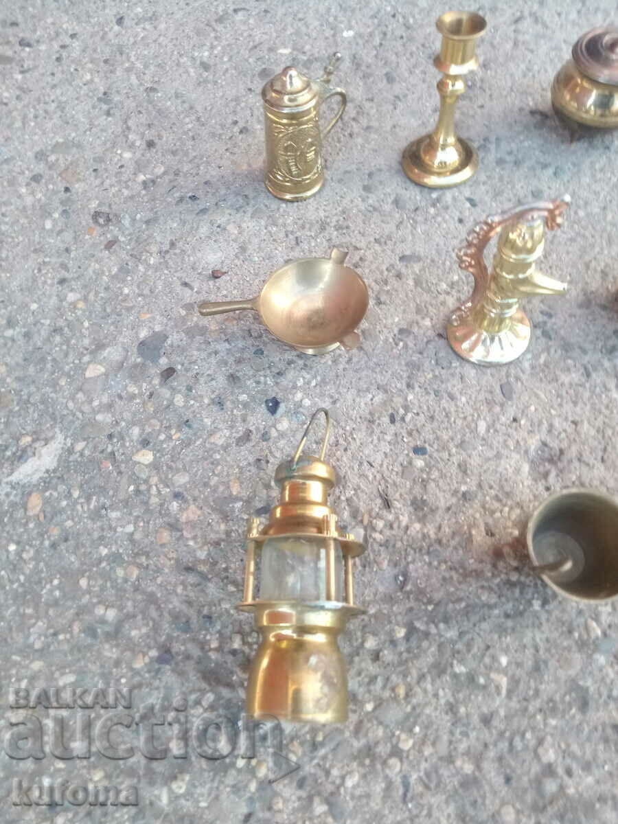 Πολλές ορειχάλκινες μινιατούρες με τιμή 99.99 BGN | € 51.12 Πολλές ορειχάλκινες μινιατούρες με τιμή 99.99 BGN | € 51.12