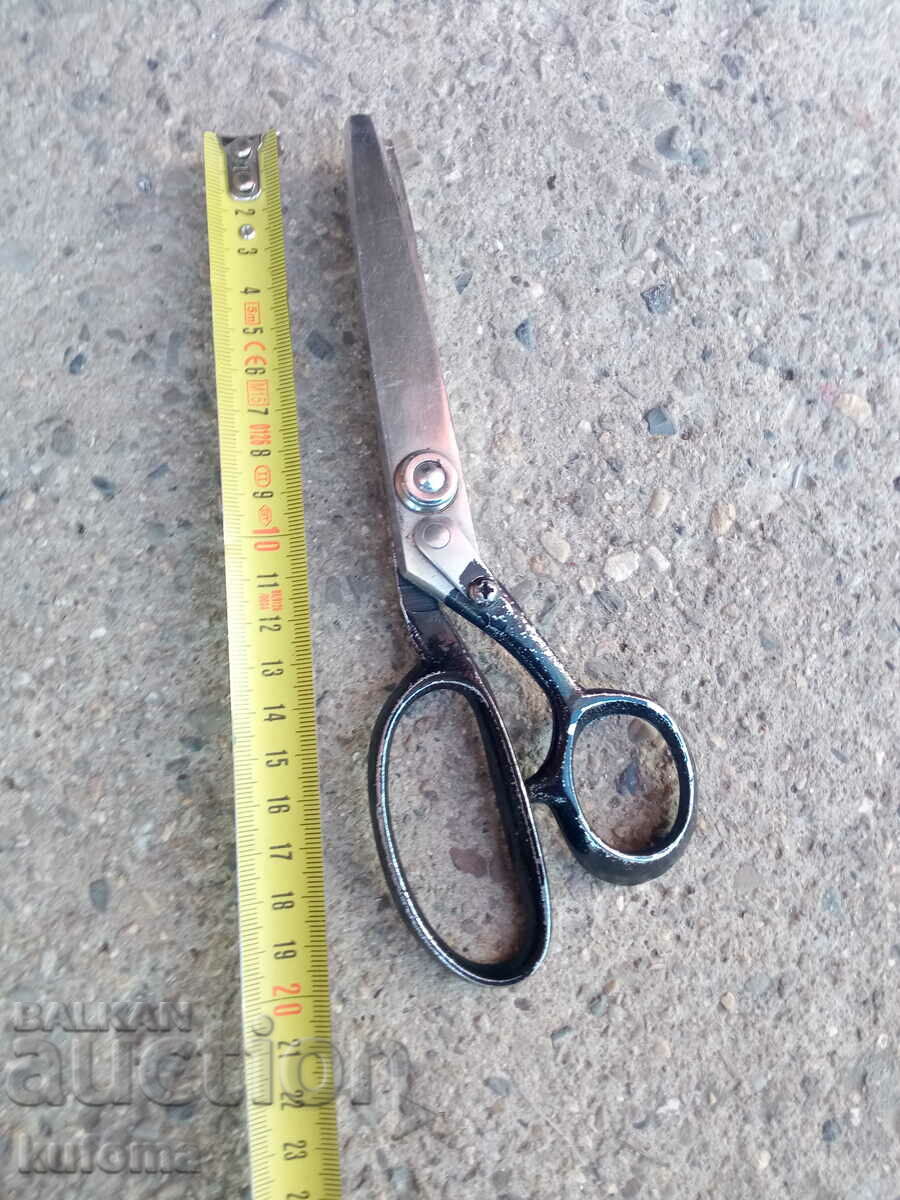 Auction Old scissors for cutting fabric Auction Old scissors for cutting fabric
