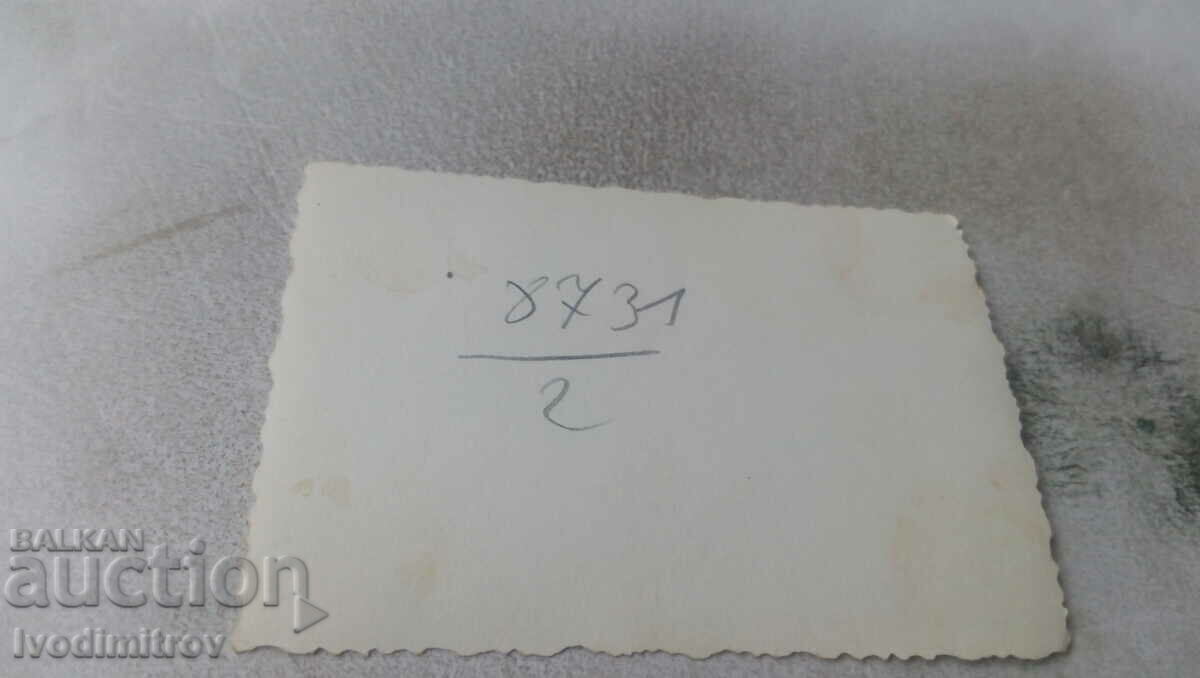 Φωτογραφία Σοφία Δύο νεαρές γυναίκες σε έναν περίπατο με τιμή 2.35 BGN | € 1.20 Φωτογραφία Σοφία Δύο νεαρές γυναίκες σε έναν περίπατο με τιμή 2.35 BGN | € 1.20