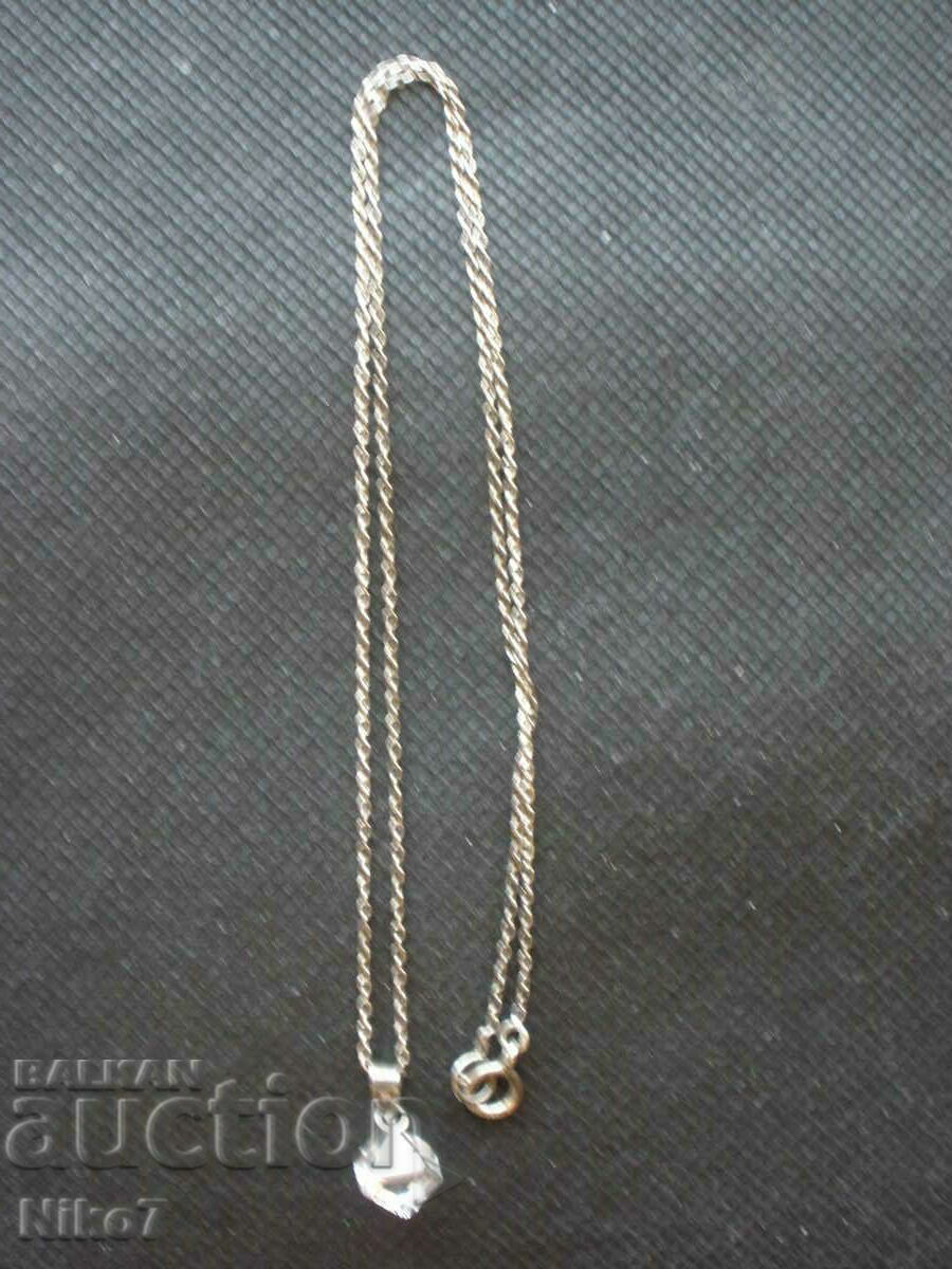 Ενδιαφέρον ασημένιο κολιέ με πέτρα. με τιμή 24.99 BGN | € 12.78 Ενδιαφέρον ασημένιο κολιέ με πέτρα. με τιμή 24.99 BGN | € 12.78