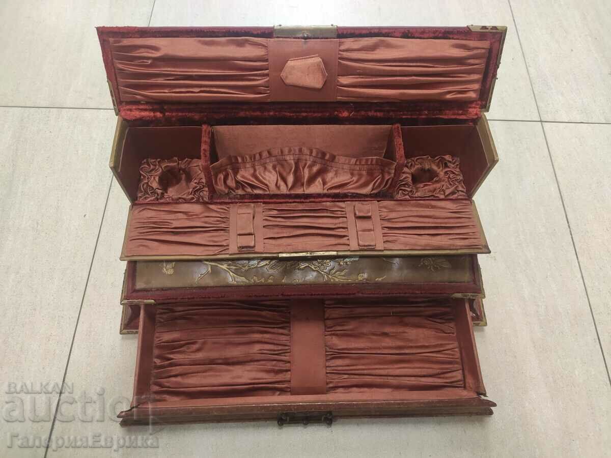 Old jewelry box hand painted leather brass wood fabric with price 299.00 BGN | € 152.88 Old jewelry box hand painted leather brass wood fabric with price 299.00 BGN | € 152.88