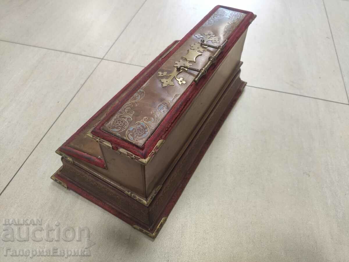 Old jewelry box hand painted leather brass wood fabric - 6 Old jewelry box hand painted leather brass wood fabric - 6