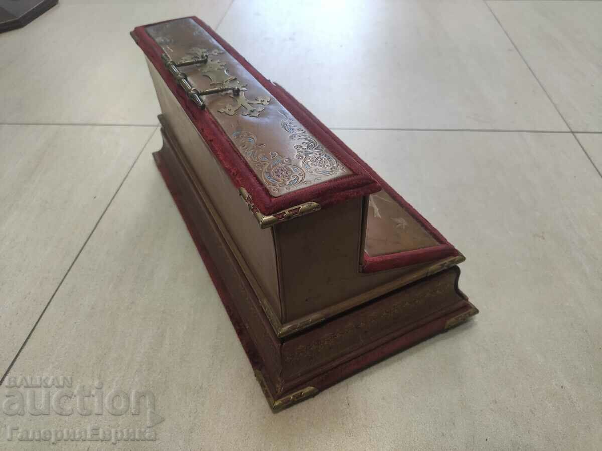 Old jewelry box hand painted leather brass wood fabric - 7 Old jewelry box hand painted leather brass wood fabric - 7