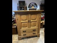 Solid oak cabinet / chest of drawers. #3404
