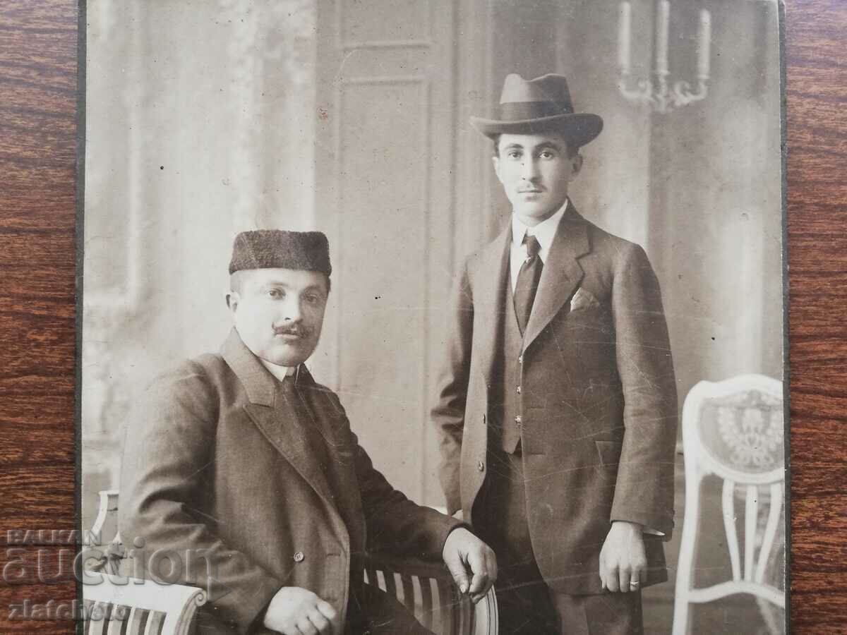 Delivery of Old photo cardboard - studio Ivan Kararastoyanov Delivery of Old photo cardboard - studio Ivan Kararastoyanov