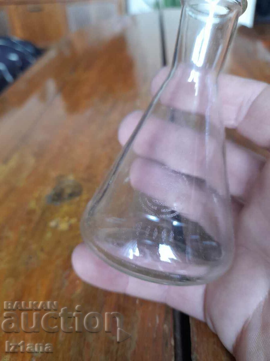 Old 100 flask with price 7.00 BGN | € 3.58
