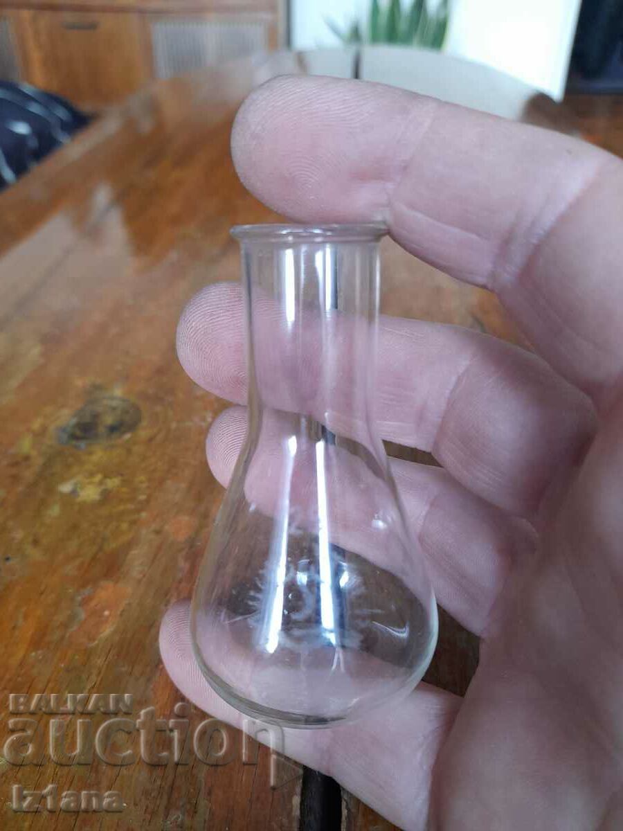 Old flask 25 with price 5.00 BGN | € 2.56 Old flask 25 with price 5.00 BGN | € 2.56