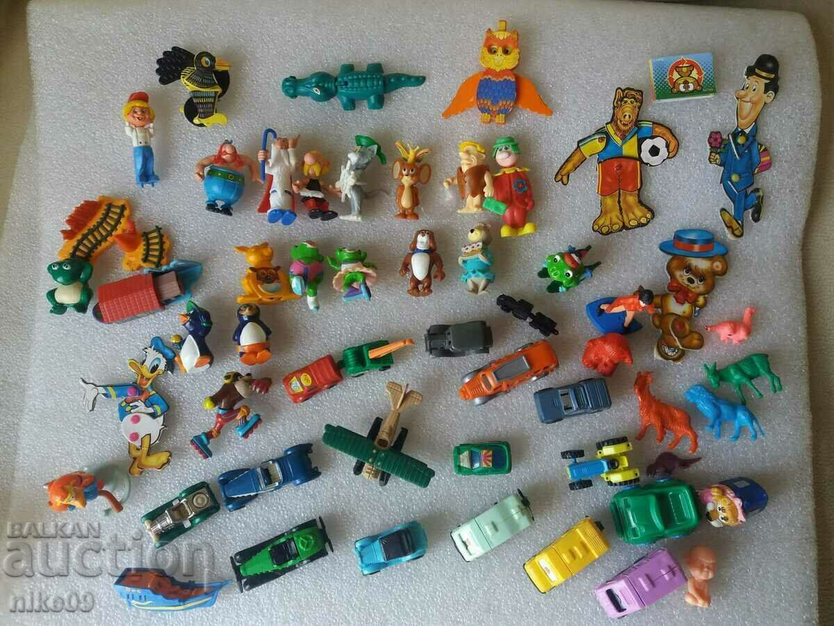 Kinder surpriză o mulțime de jucării vechi din anii 70 80 90.