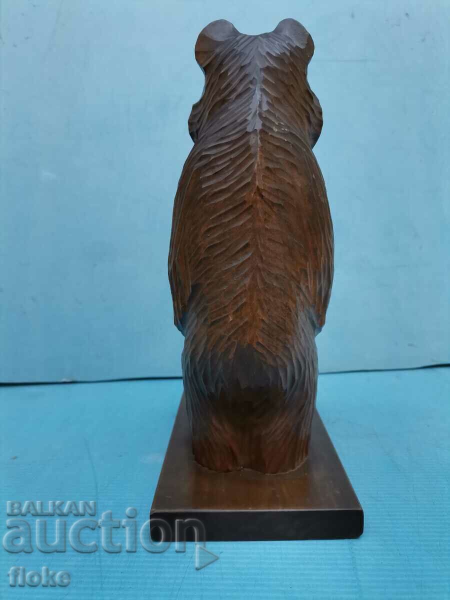 Livrarea Sculptură de urs în lemn