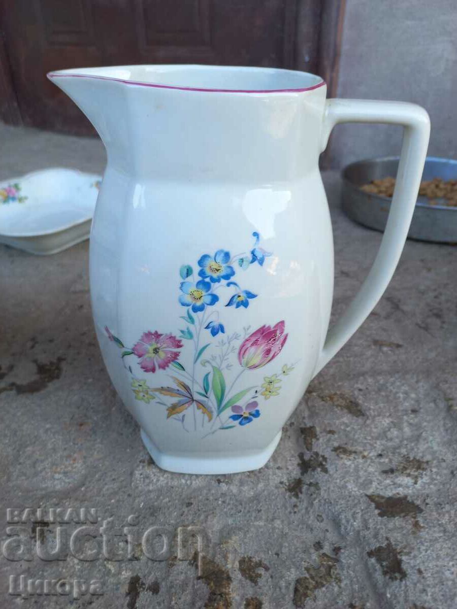 BULGARIAN PORCELAIN POT with price 100.00 BGN | € 51.13 BULGARIAN PORCELAIN POT with price 100.00 BGN | € 51.13