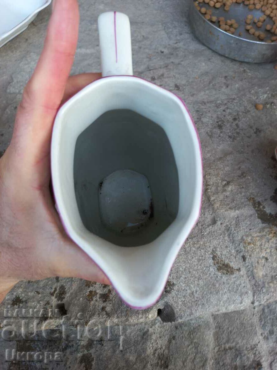 Delivery of BULGARIAN PORCELAIN POT Delivery of BULGARIAN PORCELAIN POT