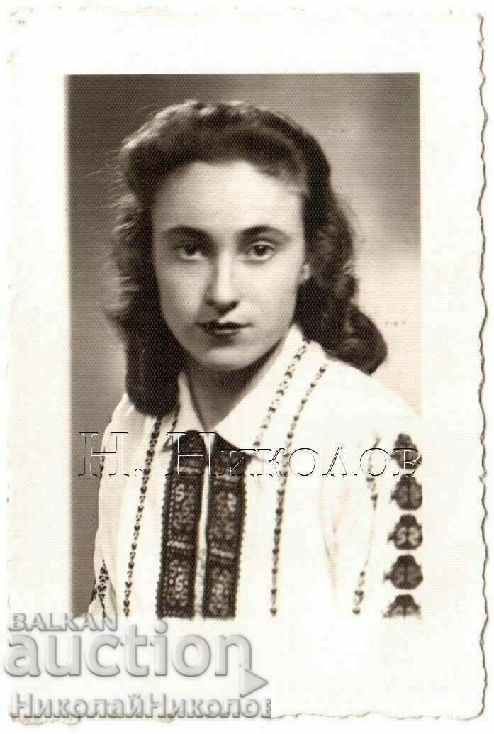 LITTLE OLD PHOTO GIRL IN COSTUME G083 LITTLE OLD PHOTO GIRL IN COSTUME G083