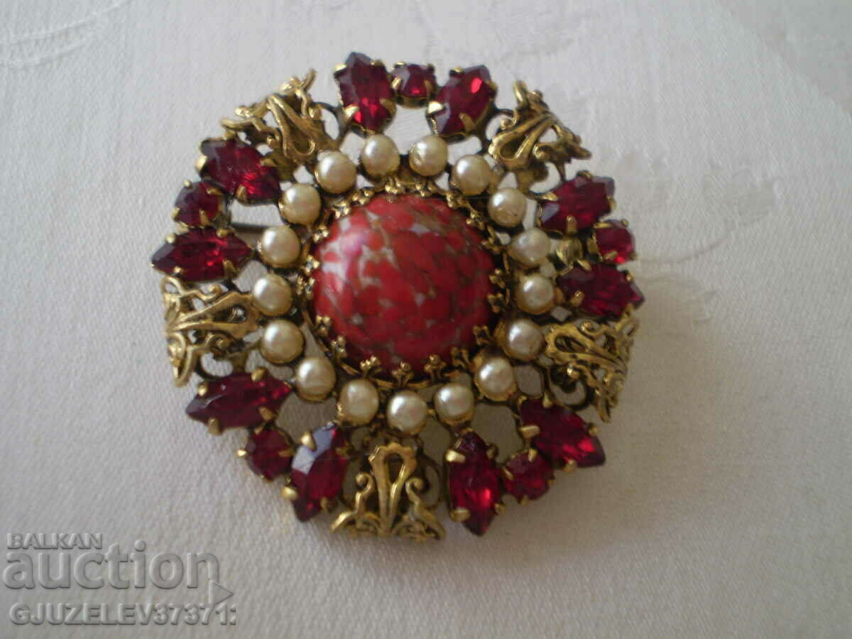 Delivery of Vintage Czech pearl and crystal brooch Delivery of Vintage Czech pearl and crystal brooch