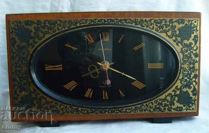 Large table clock "Yantar"/"Jantar", with battery, USSR with price 25.00 BGN | € 12.78 Large table clock "Yantar"/"Jantar", with battery, USSR with price 25.00 BGN | € 12.78