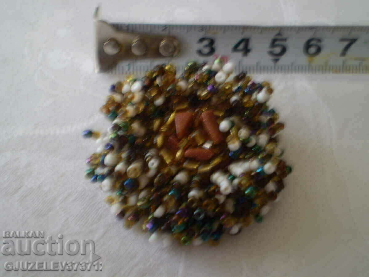 Auction Beaded brooch Auction Beaded brooch