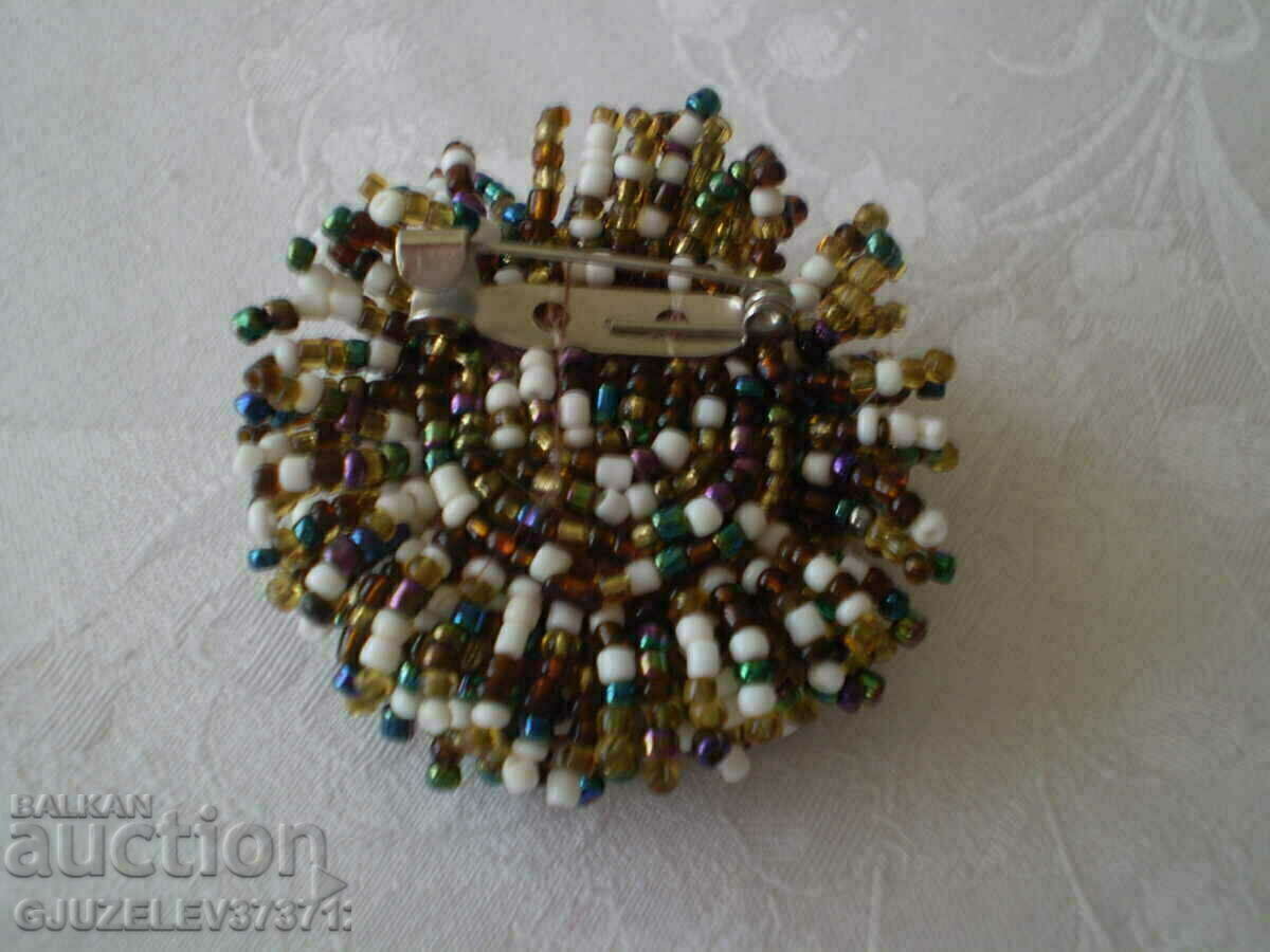 Beaded brooch - 5 Beaded brooch - 5