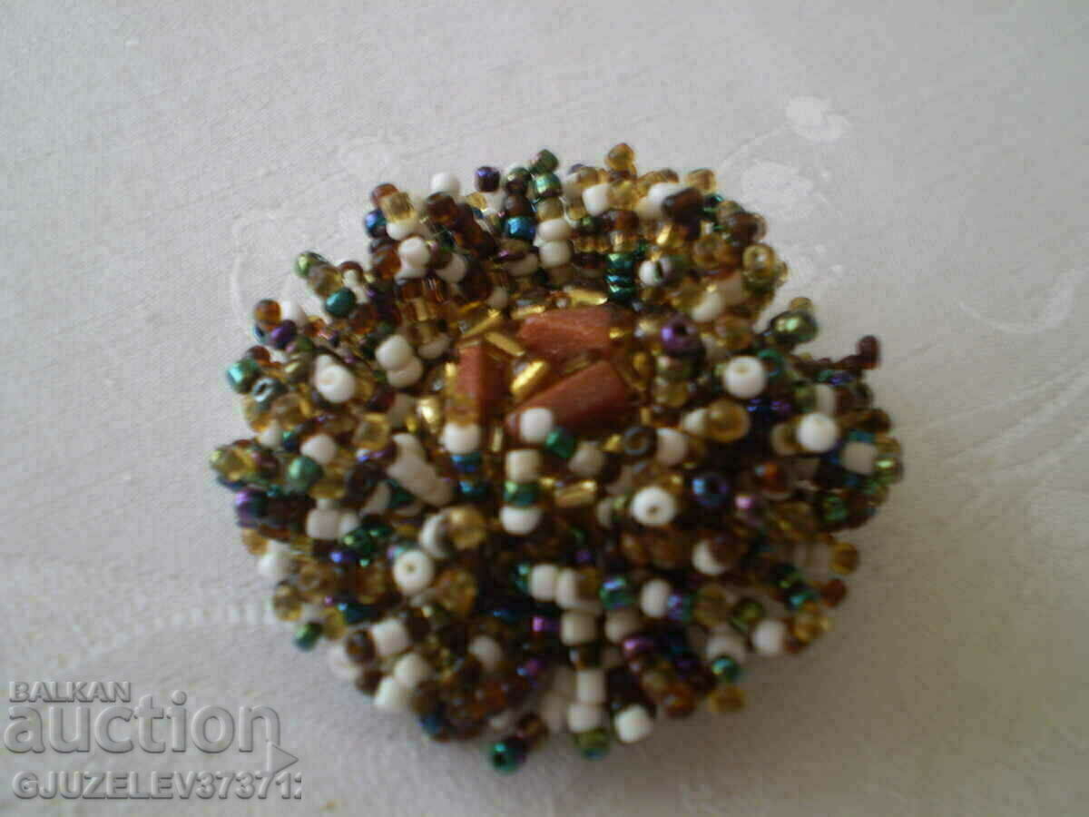 Beaded brooch - 6 Beaded brooch - 6