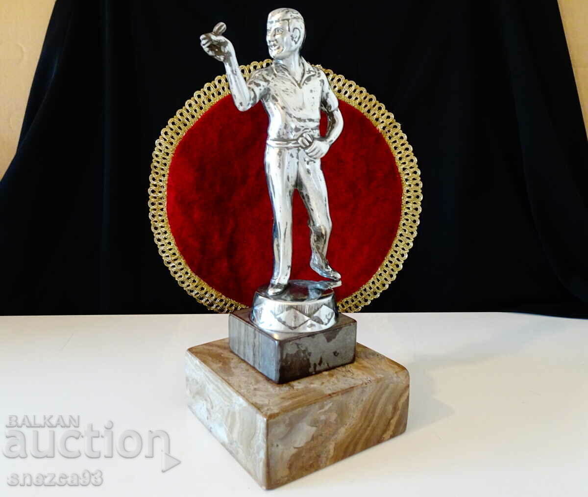 Pewter figurine of a darts player 3 kg. with price 249.00 BGN | € 127.31 Pewter figurine of a darts player 3 kg. with price 249.00 BGN | € 127.31