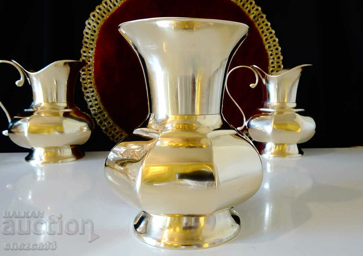 Бронзова кана за вино,октагон. с цена 65.00 лв. | € 33.23 Бронзова кана за вино,октагон. с цена 65.00 лв. | € 33.23