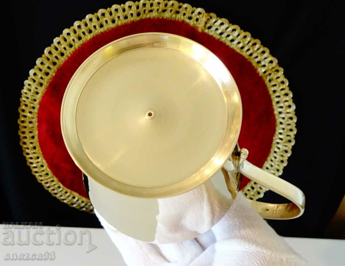 Delivery of Bronze jug for brandy, classic. Delivery of Bronze jug for brandy, classic.