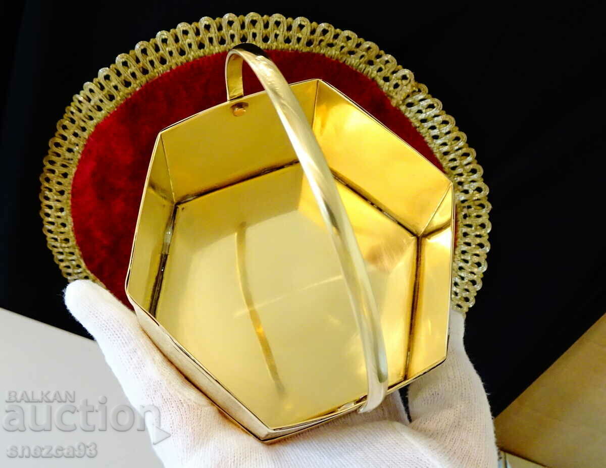 Bronze candy box with the most beautiful embossed flowers - 5 Bronze candy box with the most beautiful embossed flowers - 5