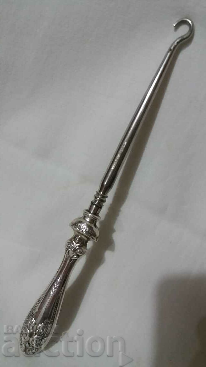 Стар занаятчийски инструмент със сребърна дръжка