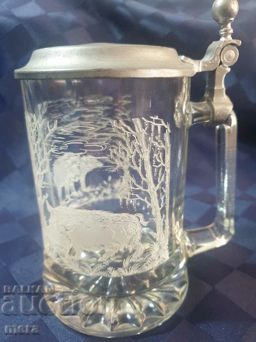 Crystal mug with hunting motifs