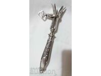 Unelte de ustensile antice cu maner argintiu