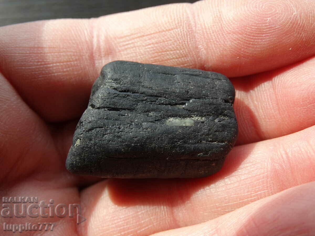 138. Exemplar de turmalina neagra de 35 de carate cu preț 59.99 BGN | € 30.67