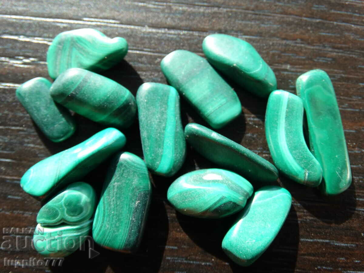 Φυσικός μαλαχίτης 100,50 καρατίων 14 τεμάχια με τιμή 59.99 BGN | € 30.67 Φυσικός μαλαχίτης 100,50 καρατίων 14 τεμάχια με τιμή 59.99 BGN | € 30.67