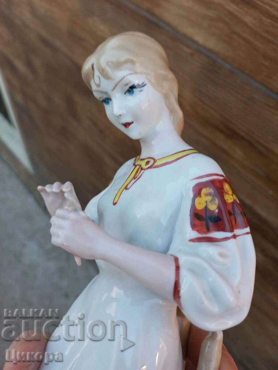 RUSSIAN PORCELAIN FIGURE STATUE with price 150.00 BGN | € 76.69 RUSSIAN PORCELAIN FIGURE STATUE with price 150.00 BGN | € 76.69