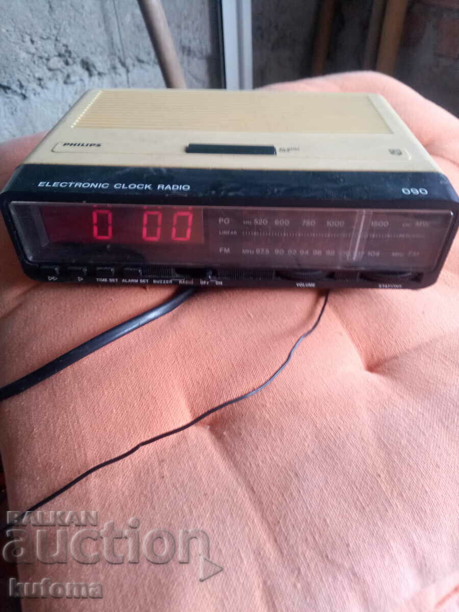 Delivery of Old Philips radio Delivery of Old Philips radio