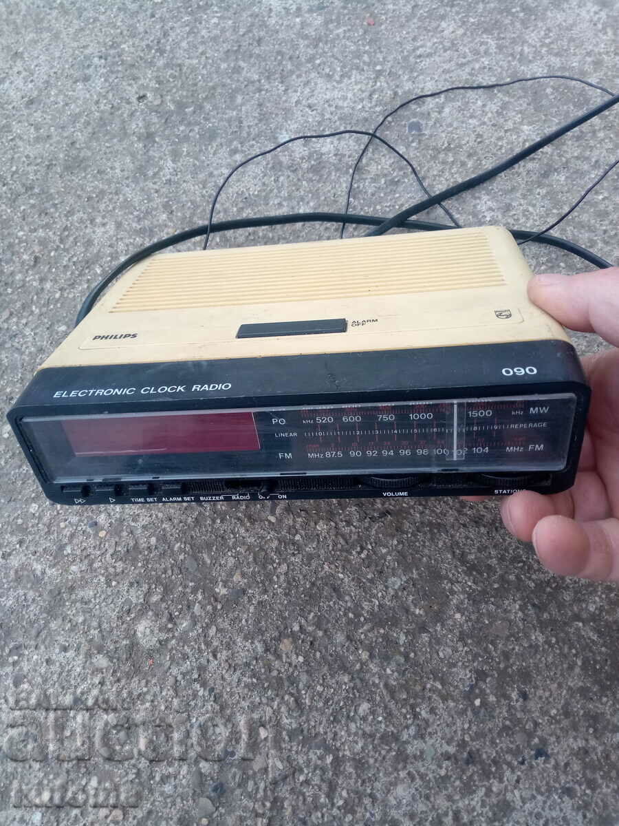 Old Philips radio